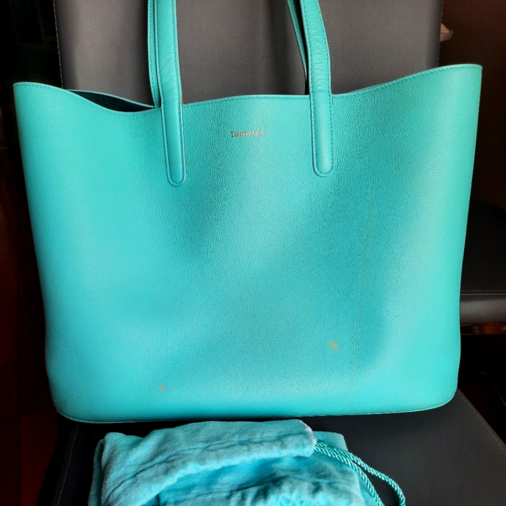 Shopper tote in Tiffany Blue® grain leather